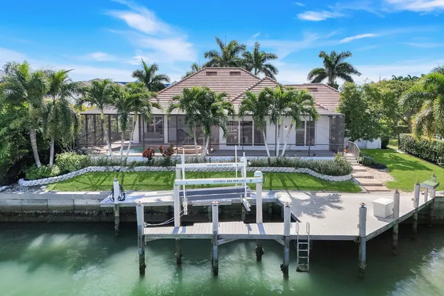 $2,150,000 | 864 Magnolia Court, Marco Island, FL 34145