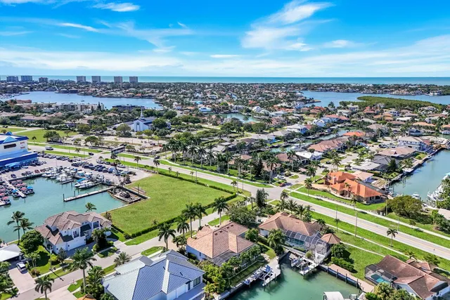 $2,150,000 | 864 Magnolia Court, Marco Island, FL 34145