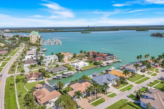 $2,150,000 | 864 Magnolia Court, Marco Island, FL 34145