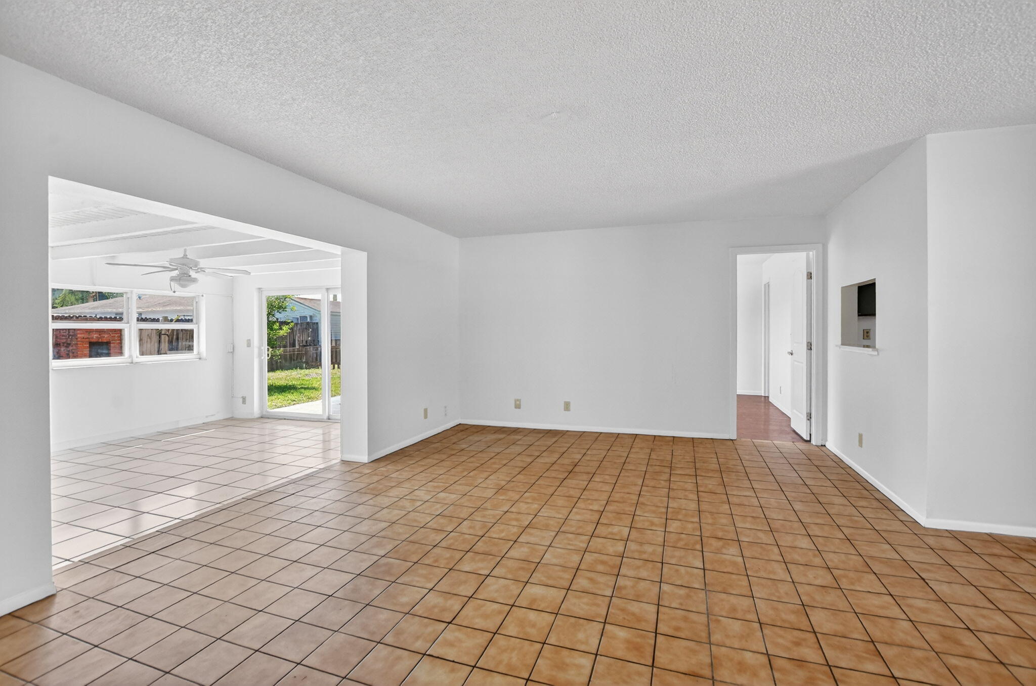 19486 Delaware Circle Boca Raton, FL 33434 - Photo 10 of 46 9-web-or-mls-DSC_9694