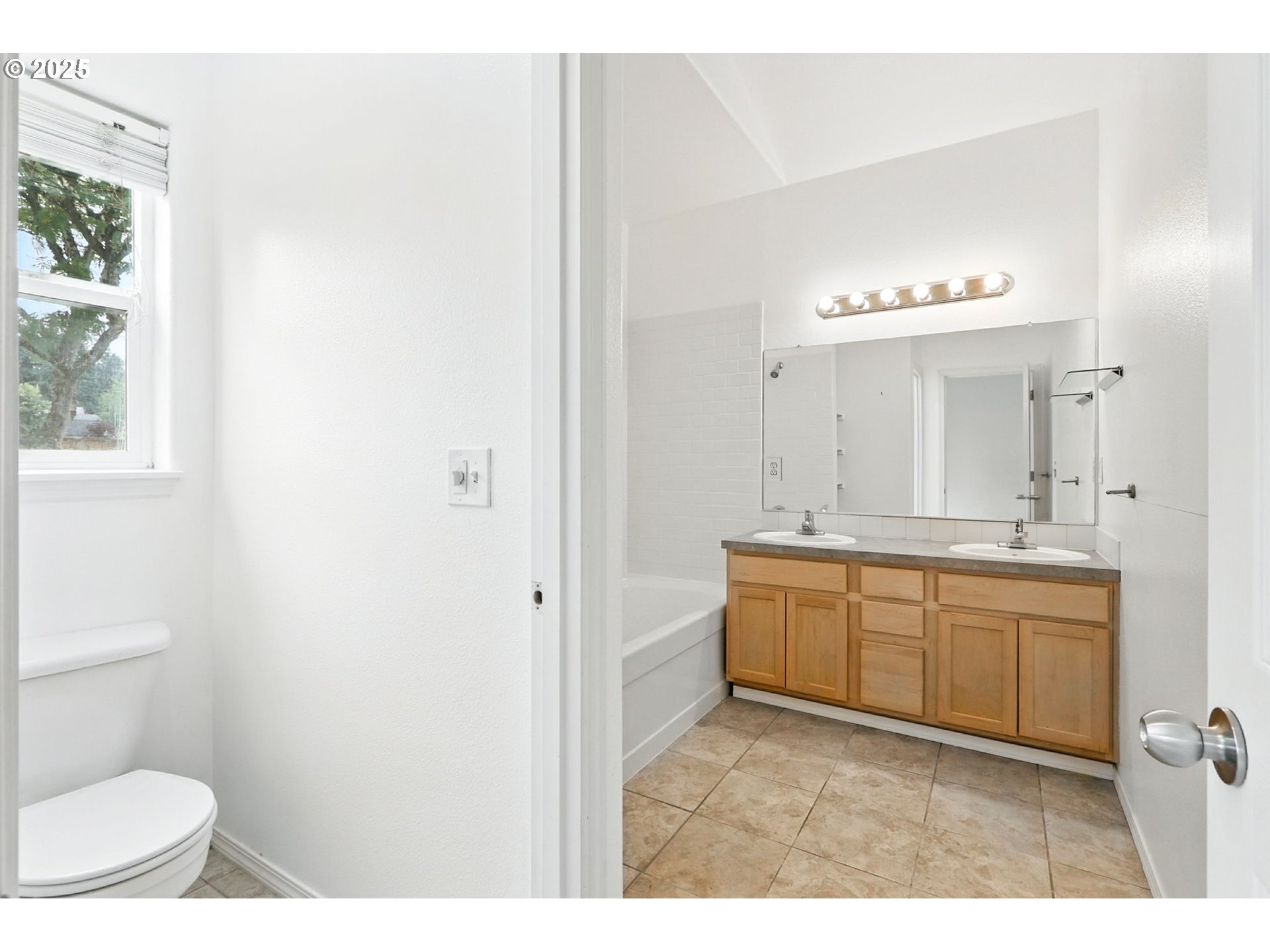 59673 Oak Ridge Street St. Helens, OR 97051 - Photo 18 of 34 Bathroom, Attached