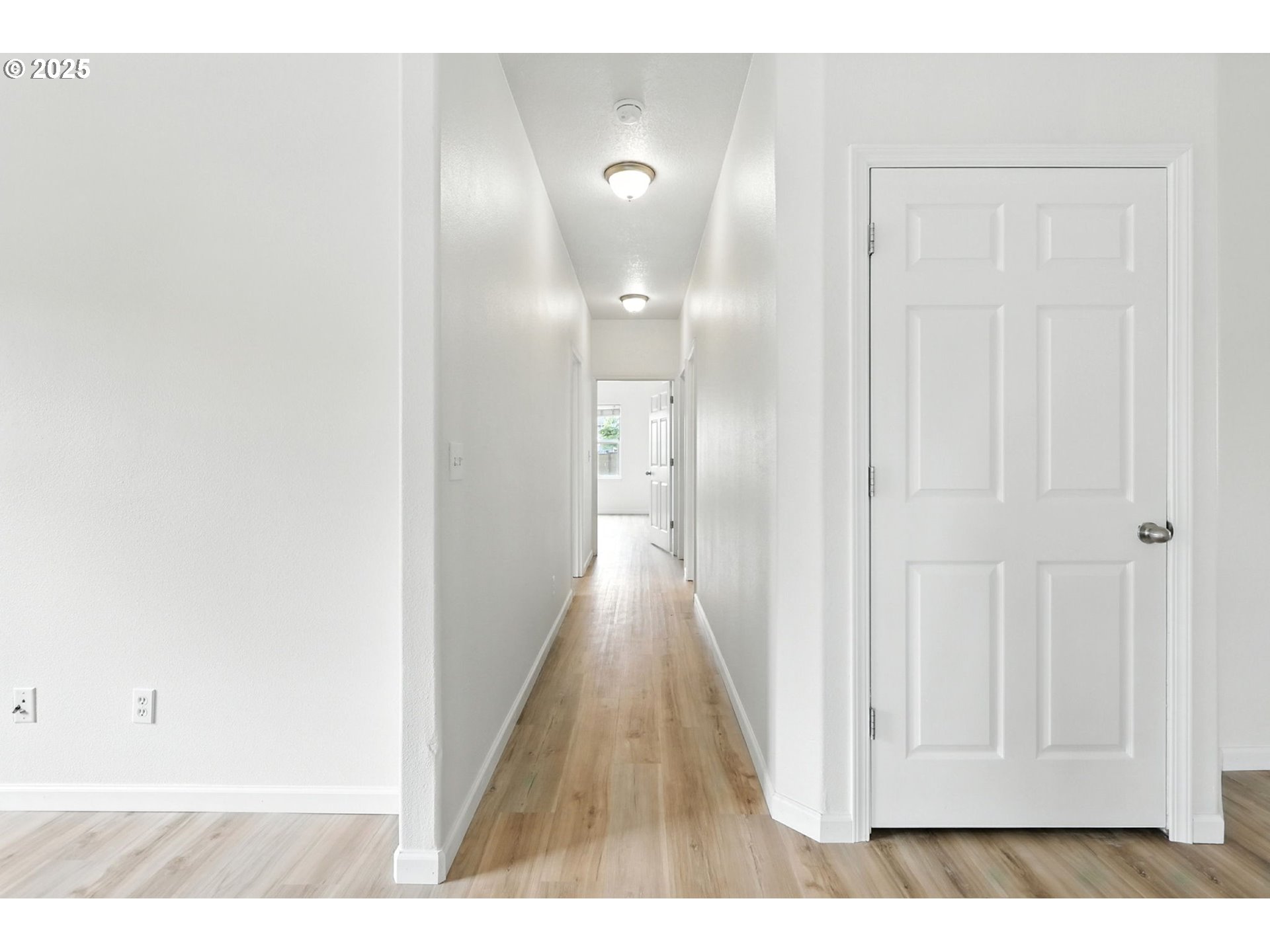 59673 Oak Ridge Street St. Helens, OR 97051 - Photo 6 of 34 Hallway