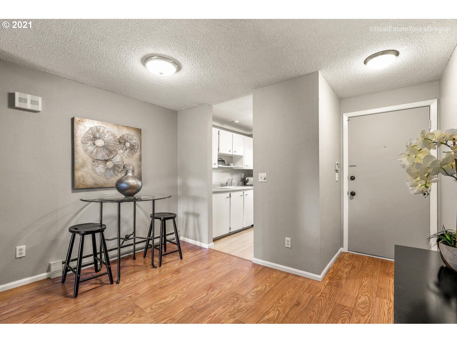 12616 Northwest Barnes Road, Unit 8 Portland, OR 97229 - Photo 12 of 30 Gallery Image 12