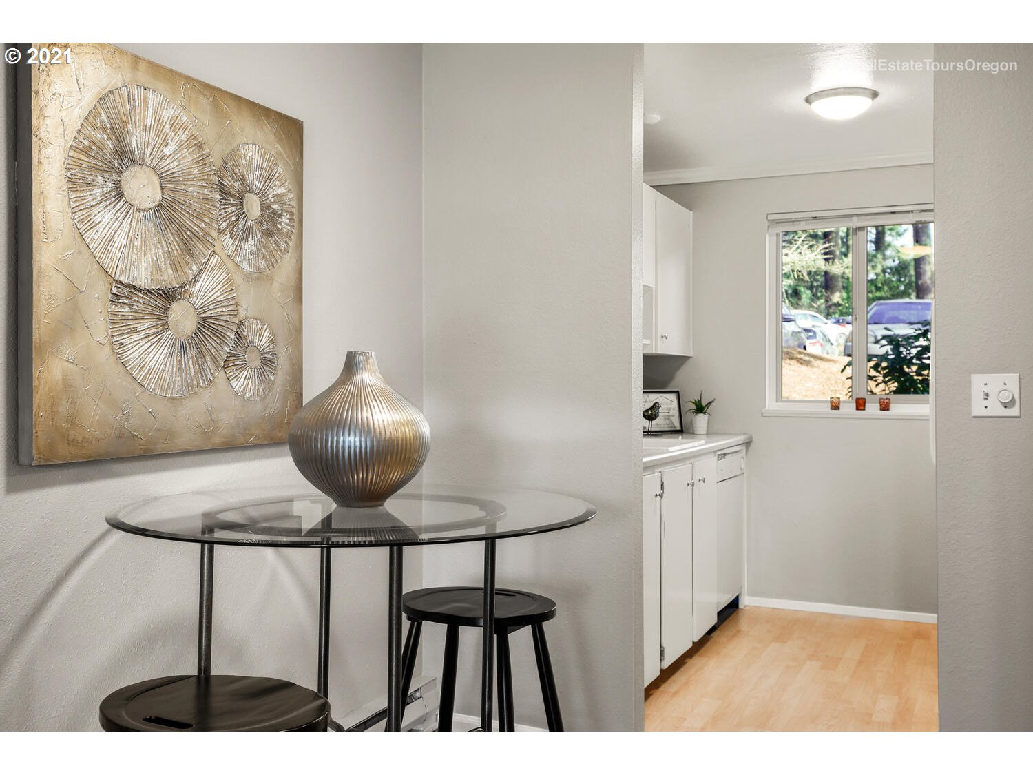 12616 Northwest Barnes Road, Unit 8 Portland, OR 97229 - Photo 13 of 30 Gallery Image 13