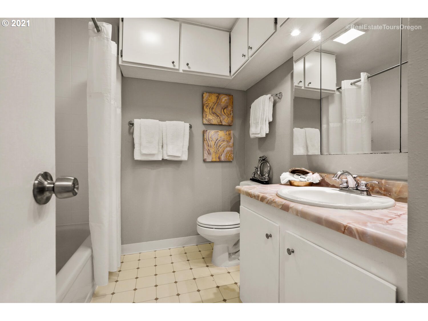 12616 Northwest Barnes Road, Unit 8 Portland, OR 97229 - Photo 21 of 30 Gallery Image 21
