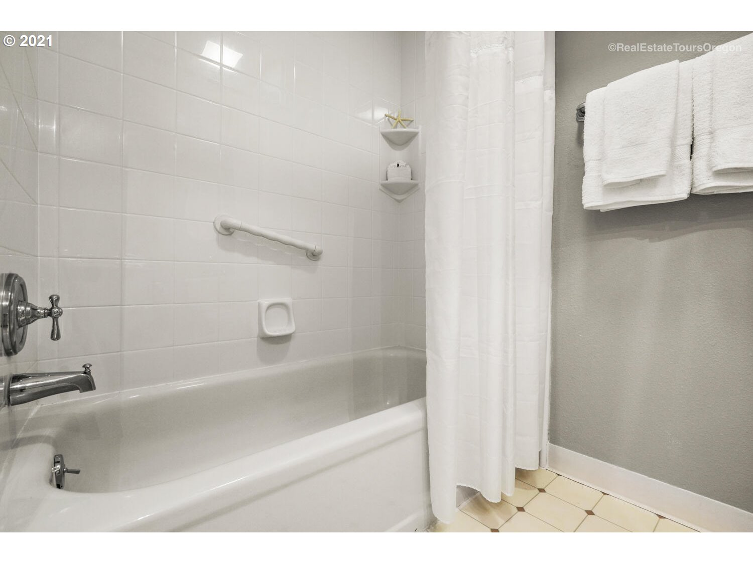 12616 Northwest Barnes Road, Unit 8 Portland, OR 97229 - Photo 22 of 30 Gallery Image 22