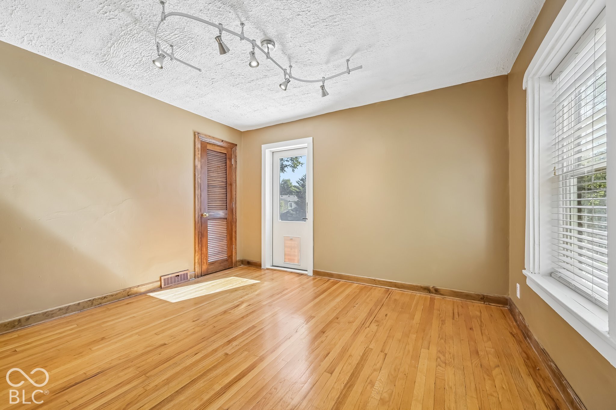 3641 Watson Road Indianapolis, IN 46205 - Photo 23 of 60 Gallery Image 23