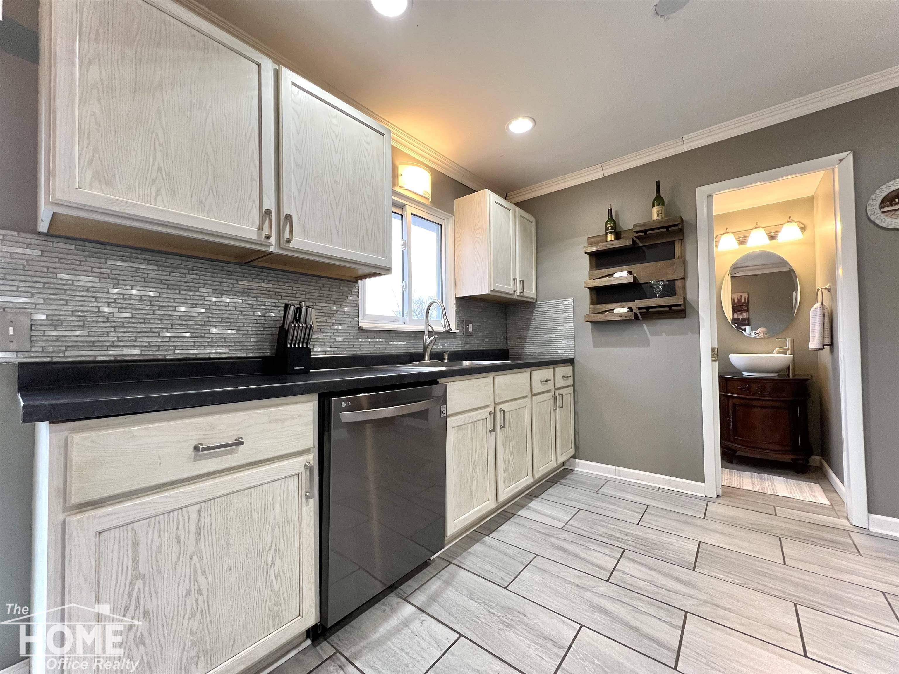 5188 West Ray Road Linden, MI 48451 - Photo 10 of 41