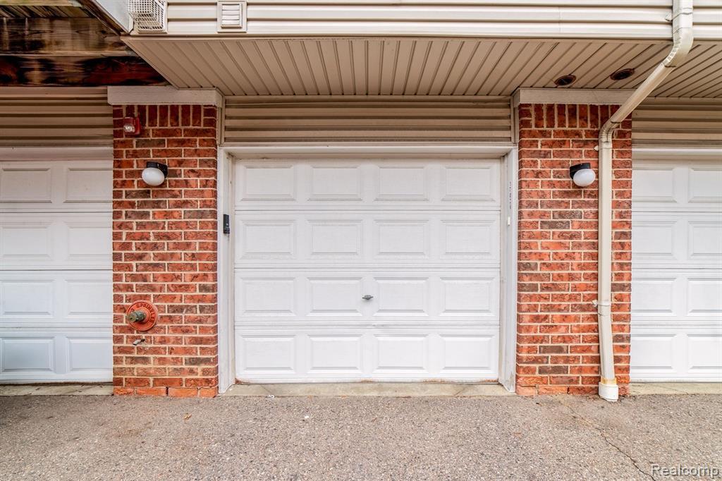 17026 Farmington Road Livonia, MI 48154 - Photo 33 of 36 Gallery Image 33