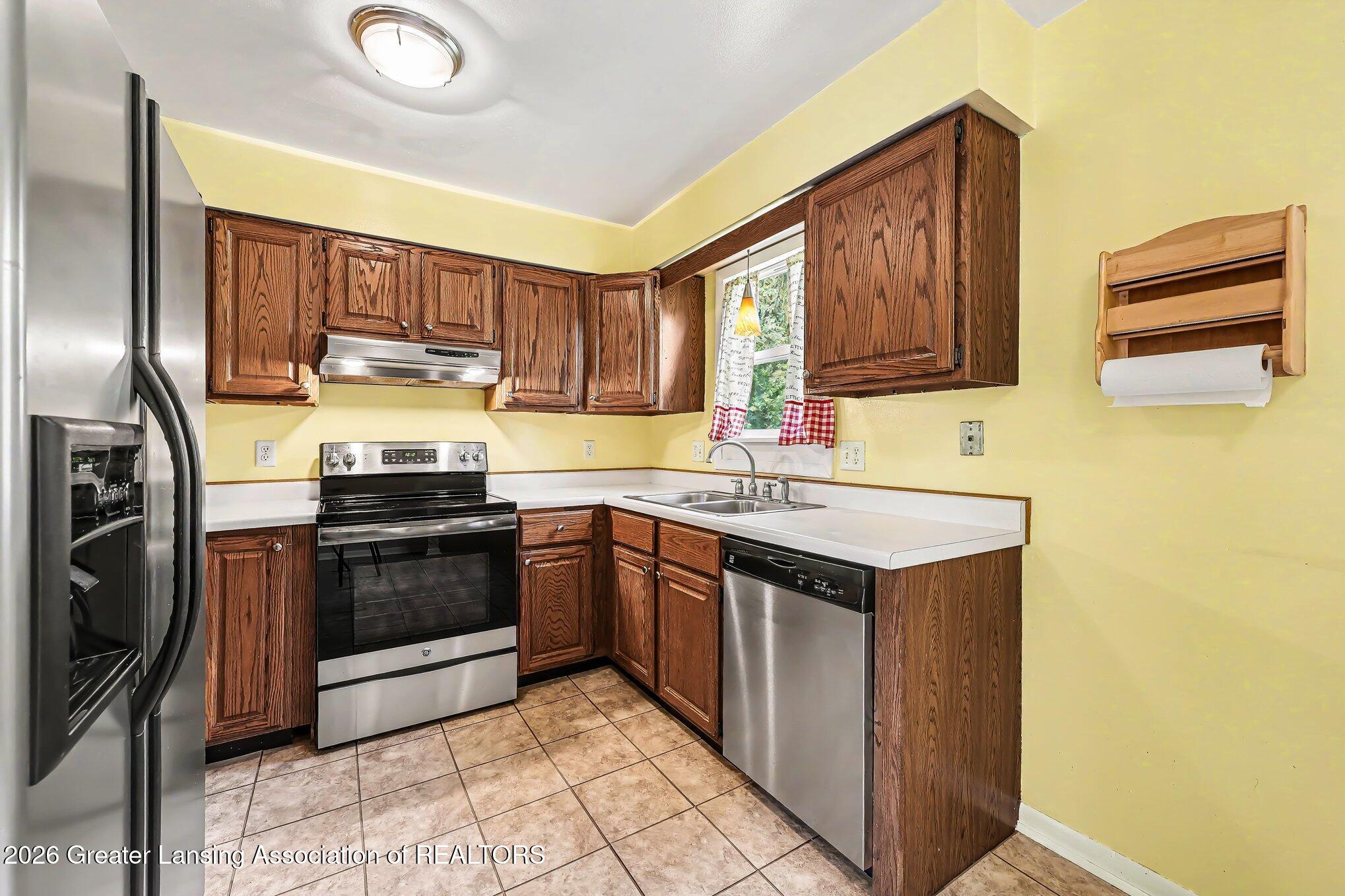 4670 Wilcox Road Holt, MI 48842 - Photo 9 of 29 009_cfhj5335-edit_576