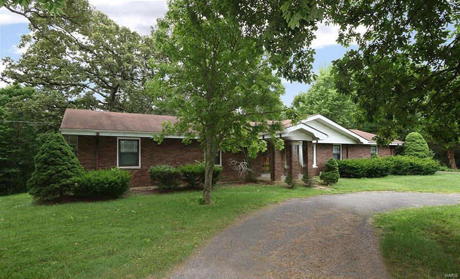 13924 Klaus Lake Road Highland, IL 62249 - Photo 2 of 55