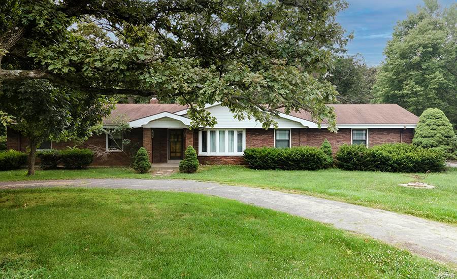13924 Klaus Lake Road Highland, IL 62249 - Photo 3 of 55