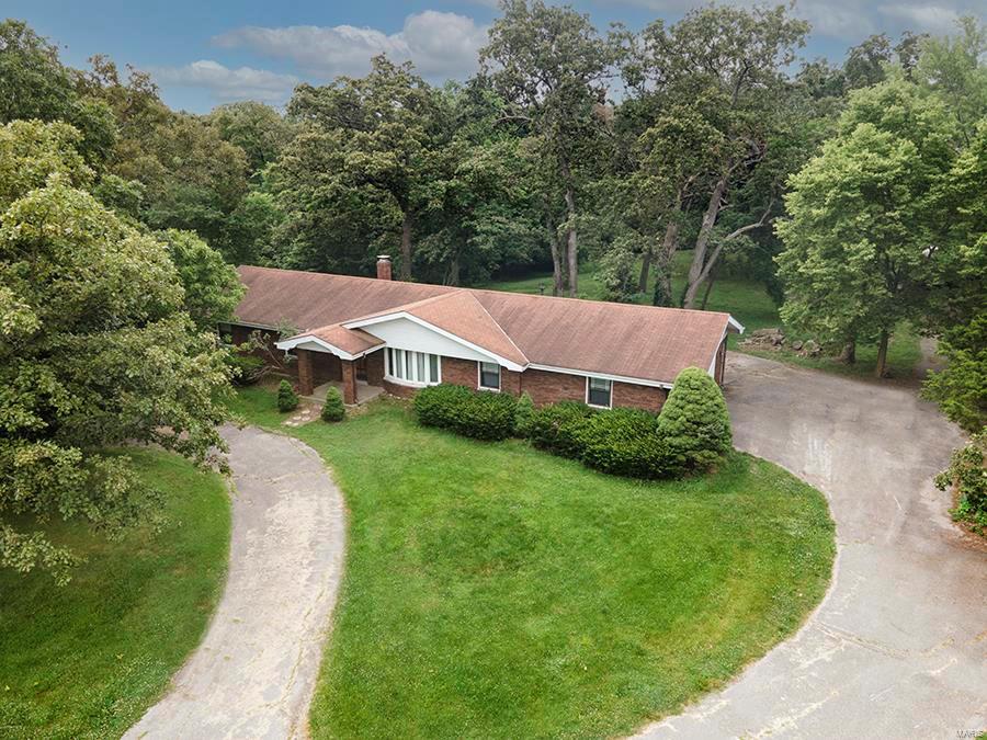13924 Klaus Lake Road Highland, IL 62249 - Photo 4 of 55