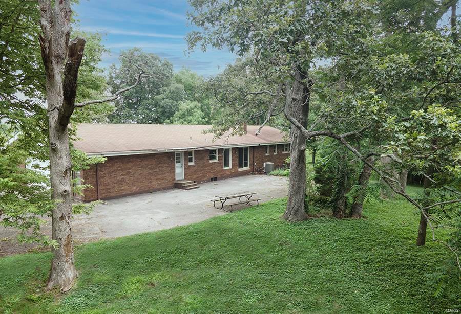 13924 Klaus Lake Road Highland, IL 62249 - Photo 37 of 55