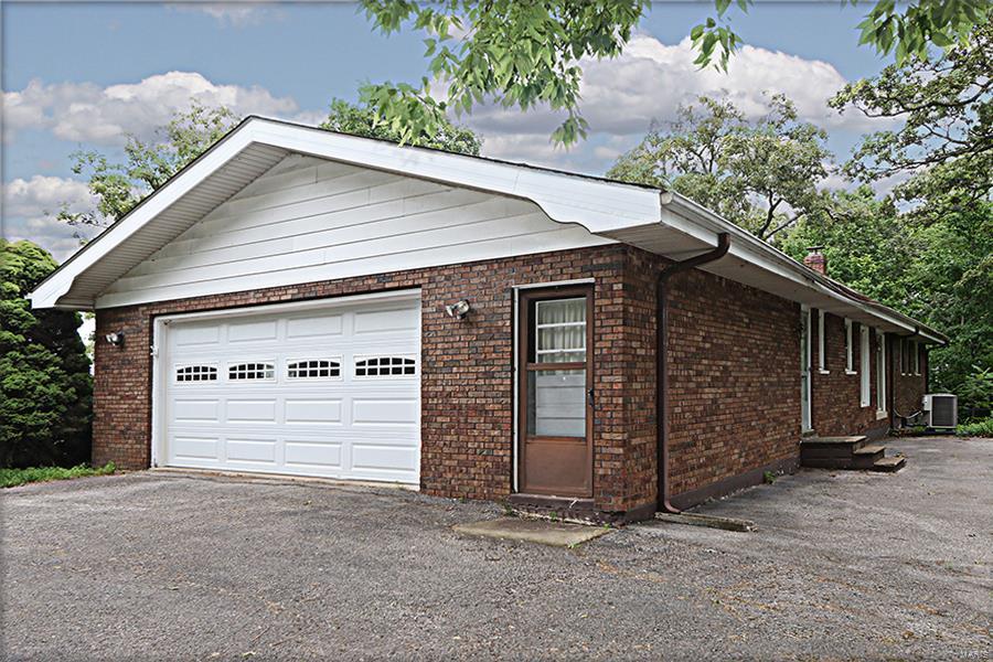 13924 Klaus Lake Road Highland, IL 62249 - Photo 39 of 55