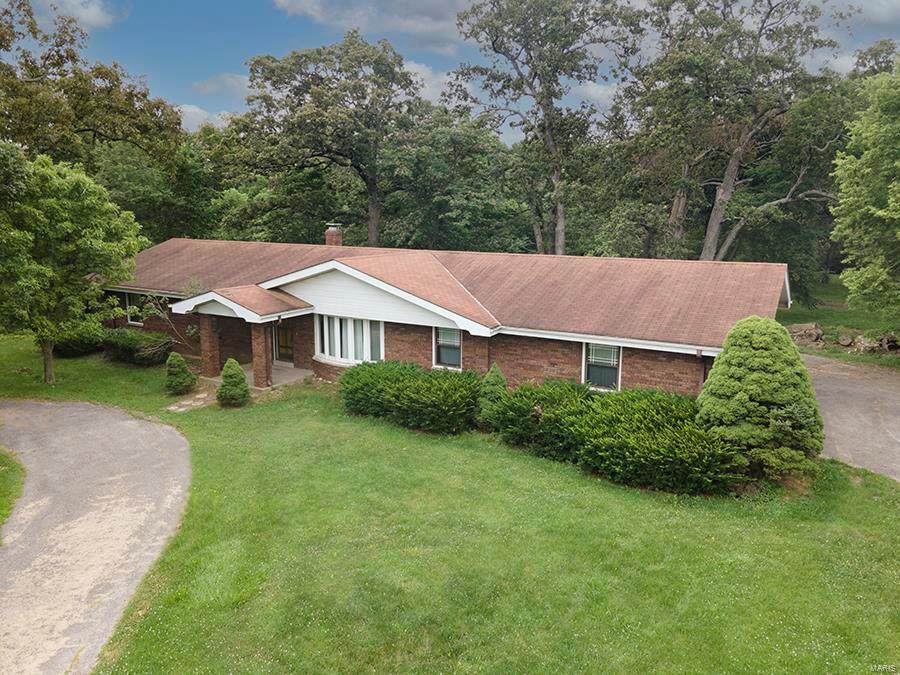 13924 Klaus Lake Road Highland, IL 62249 - Photo 6 of 55