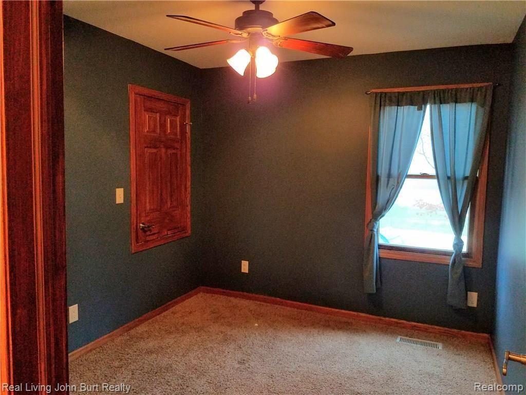 722 North Conklin Road Lake Orion, MI 48362 - Photo 15 of 22 20170103_114821.jpg