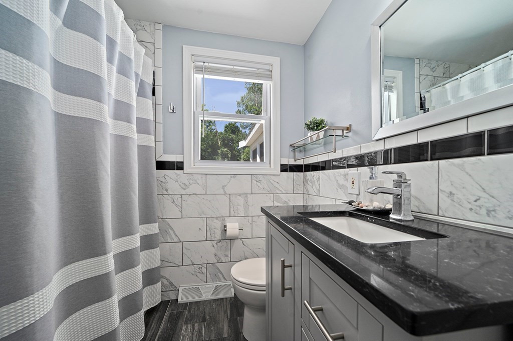 125 Plymouth Road Bellingham, MA 02019 - Photo 18 of 29 Gallery Image 18