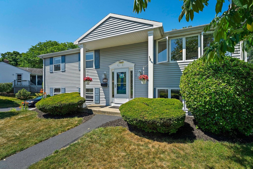 125 Plymouth Road Bellingham, MA 02019 - Photo 3 of 29 Gallery Image 3