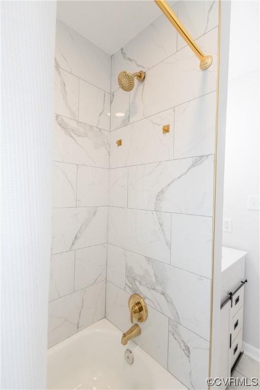 7714 Cherokee Road Richmond, VA 23225 - Photo 31 of 48 a bathroom with a bathtub