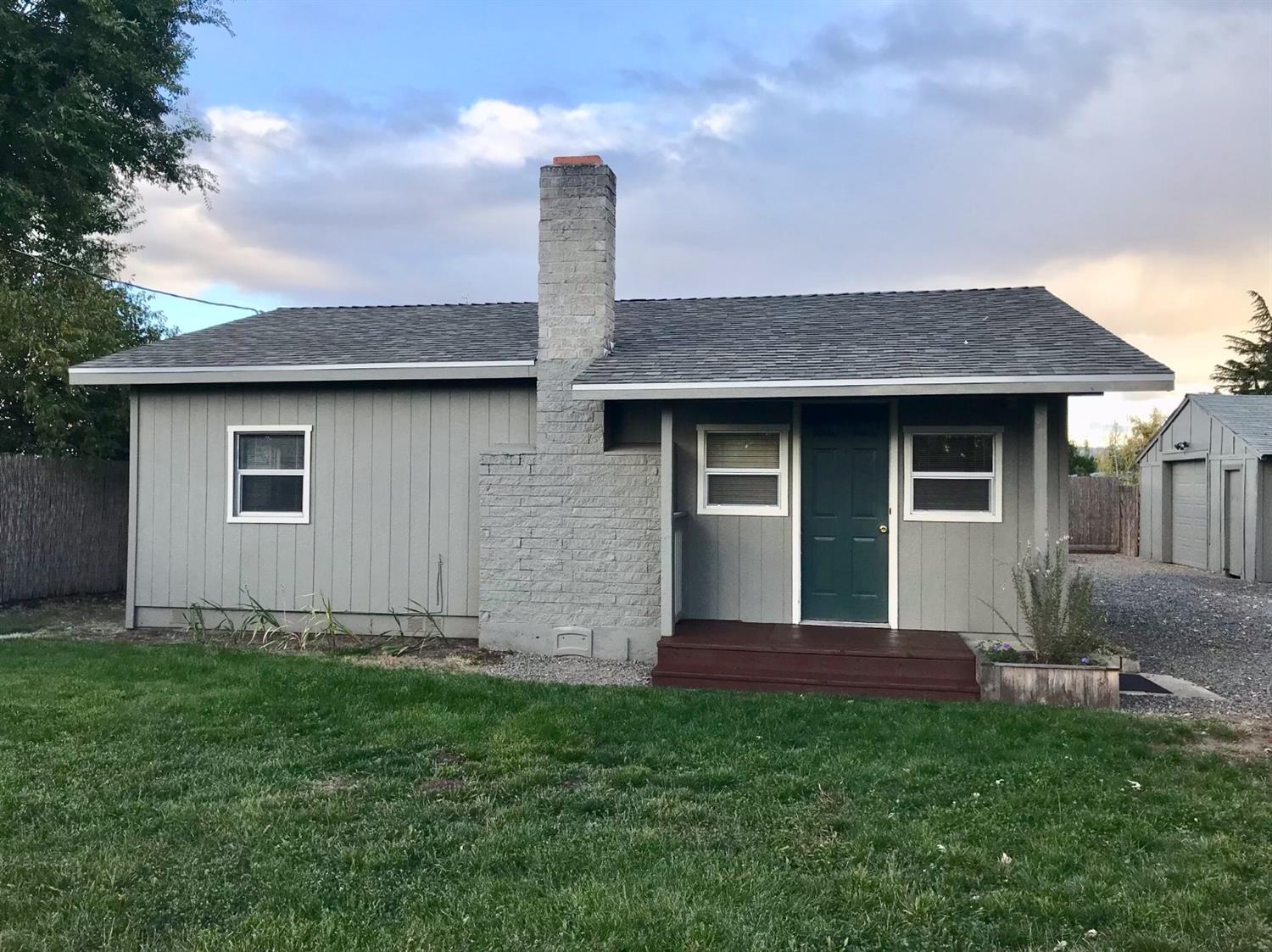 1551 Gibbon Road Central Point, OR 97502 - Photo 1 of 7 Primary Photo