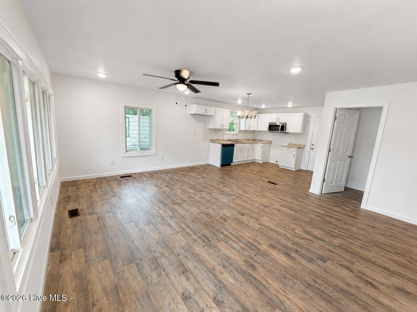 2010 Virginia Avenue Augusta, GA 30906 - Photo 15 of 37 29_spacious_modern_open_plan_living_spac