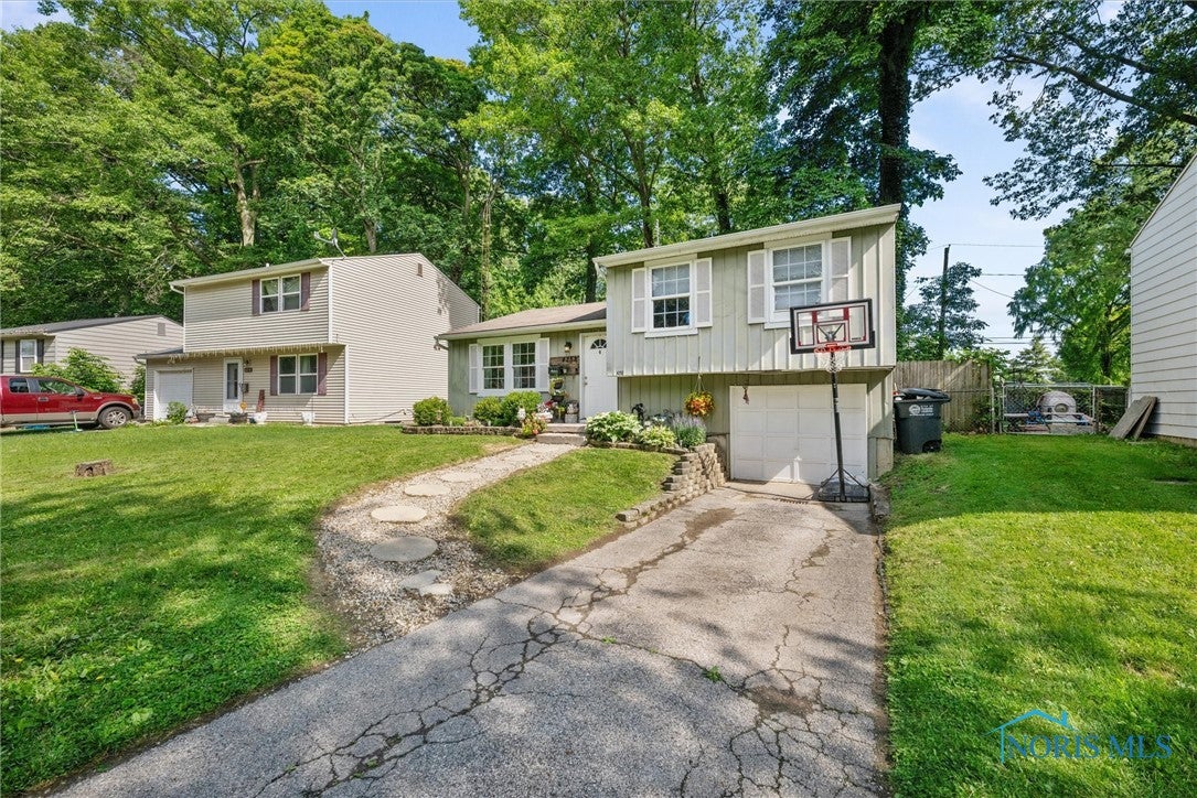4252 Foxchapel Road Toledo, OH 43607 - Photo 4 of 29 Gallery Image 4