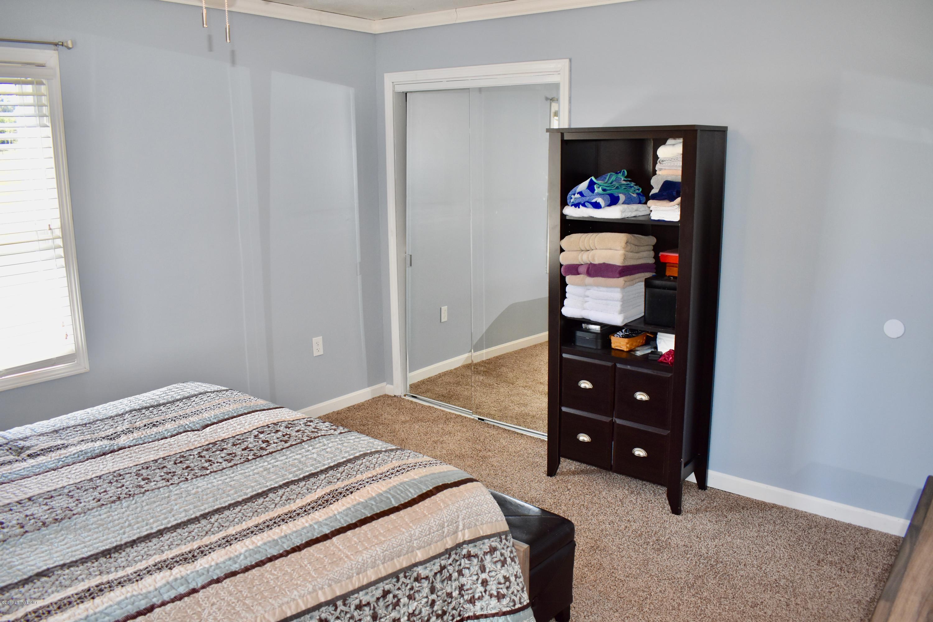 6850 Shepherdsville Road Elizabethtown, KY 42701 - Photo 32 of 44 HOUSE#2-Bedroom #1