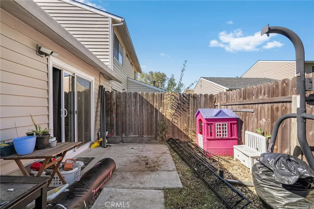 631 North Street, Unit 631 Corning, CA 96021 - Photo 37 of 39 a view of a chairs with table in patio