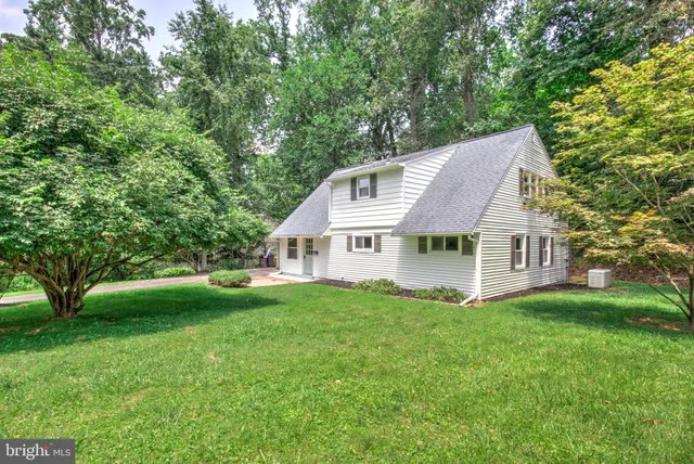 $557,500 | 8407 Hull Drive, Glenside, PA 19038
