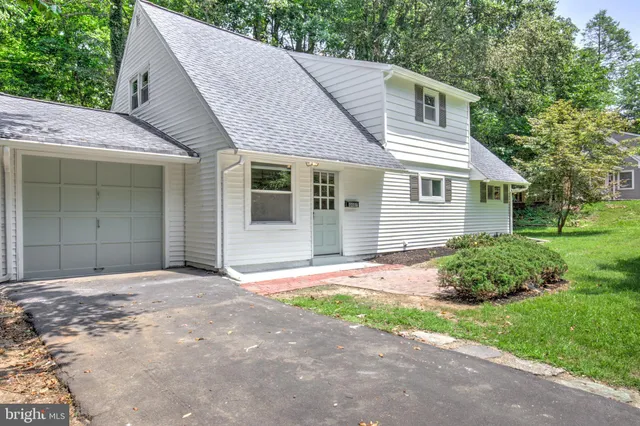 $557,500 | 8407 Hull Drive, Glenside, PA 19038