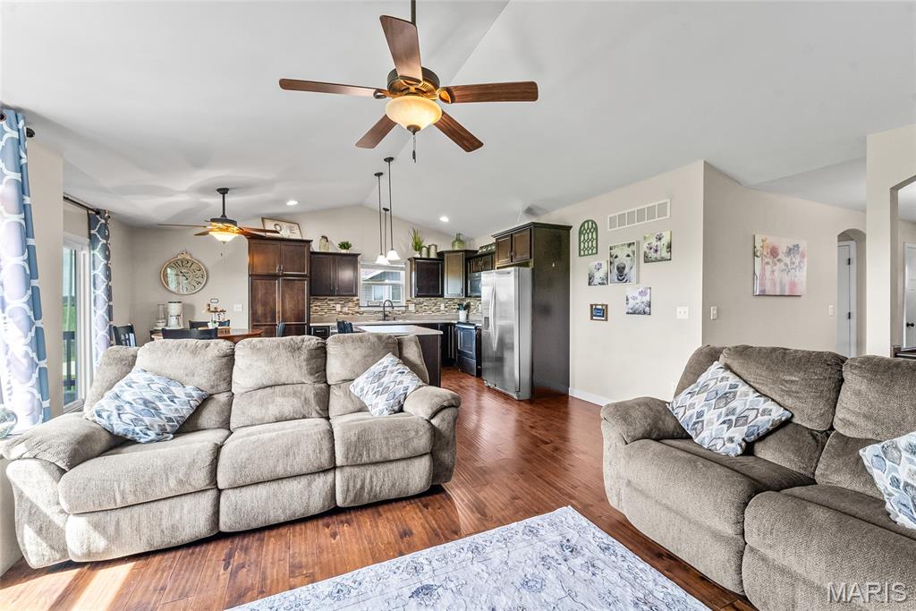 720 West 5th Street St. Jacob, IL 62281 - Photo 6 of 29
