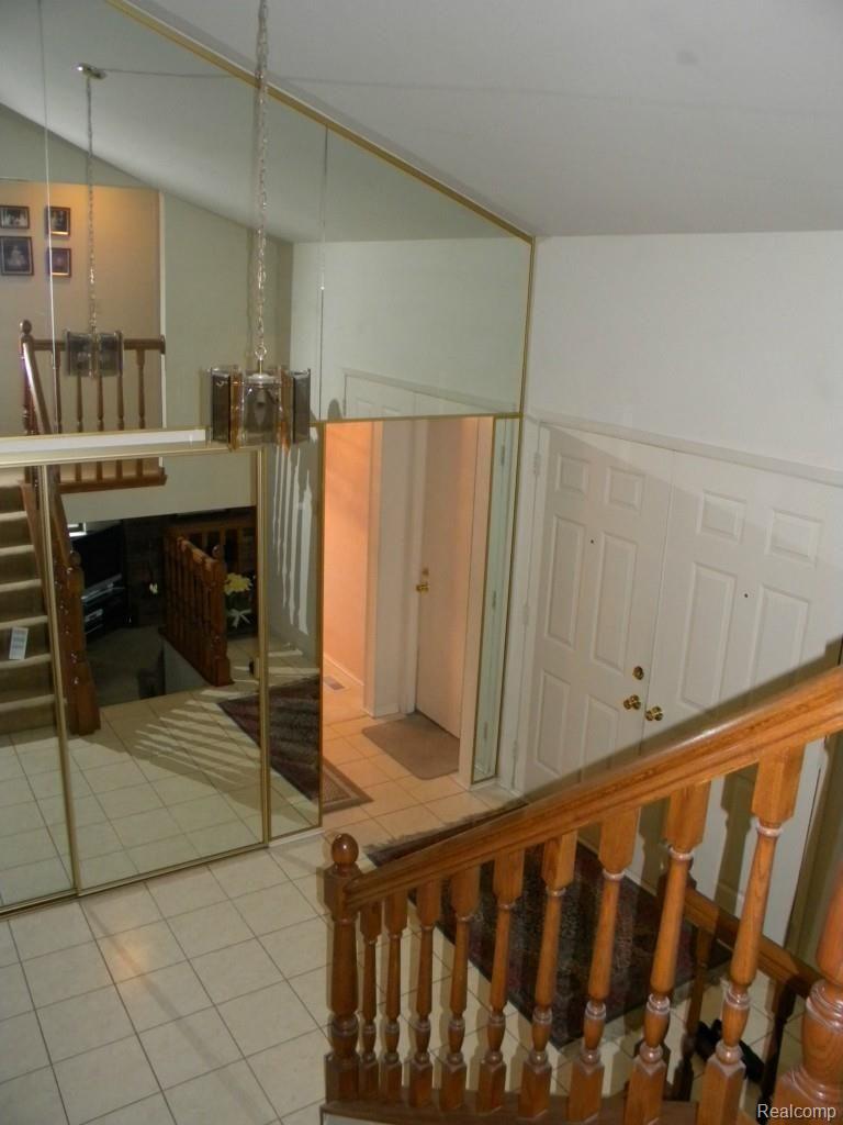 3807 Raintree Drive Troy, MI 48083 - Photo 4 of 17 039.jpg