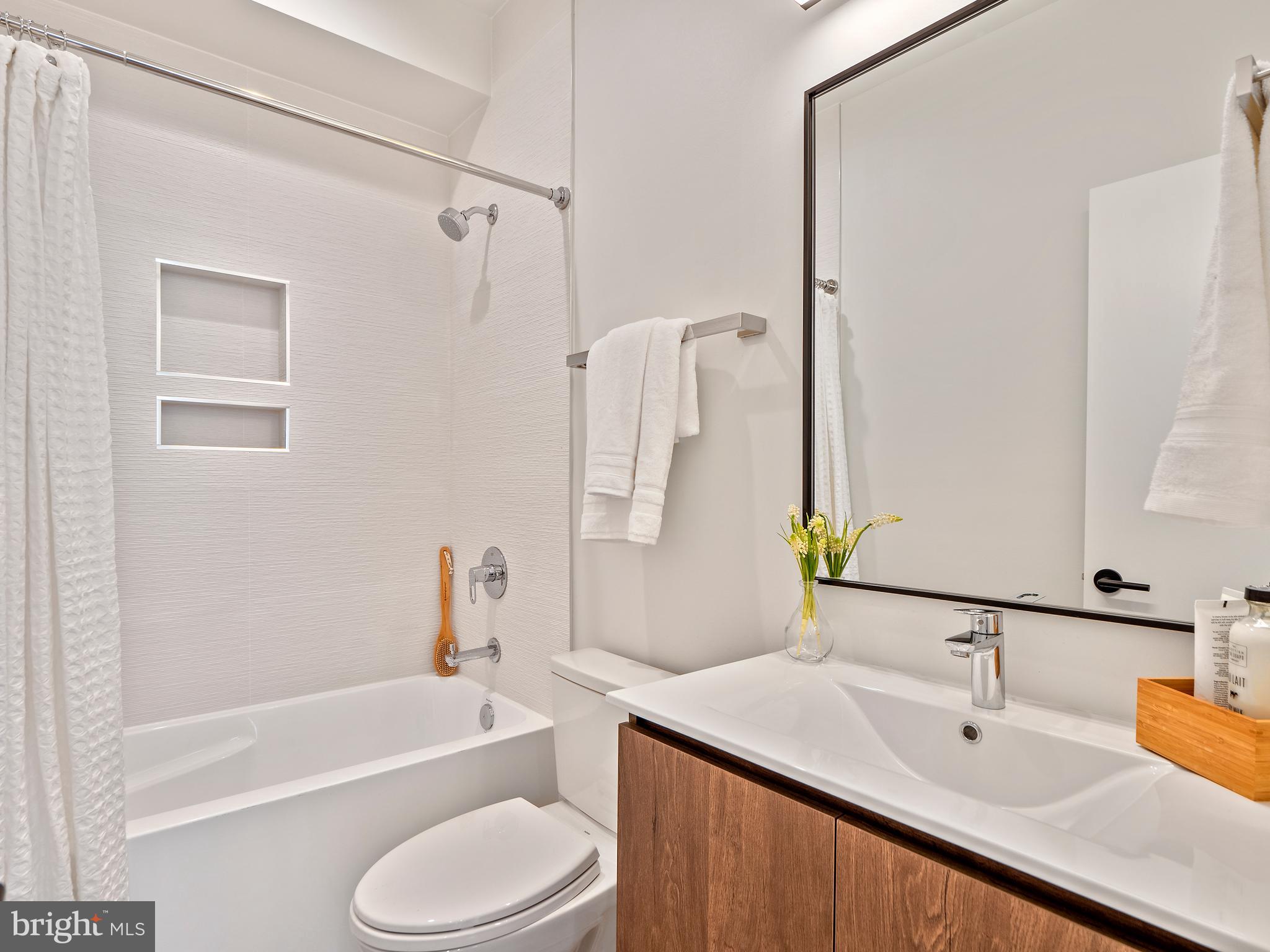 2466 Ontario Road Northwest, Unit 6 Washington, DC 20009 - Photo 15 of 29 Gallery Image 15