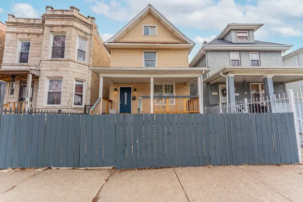 $339,900 | 611 North Long Avenue, Chicago, IL 60644