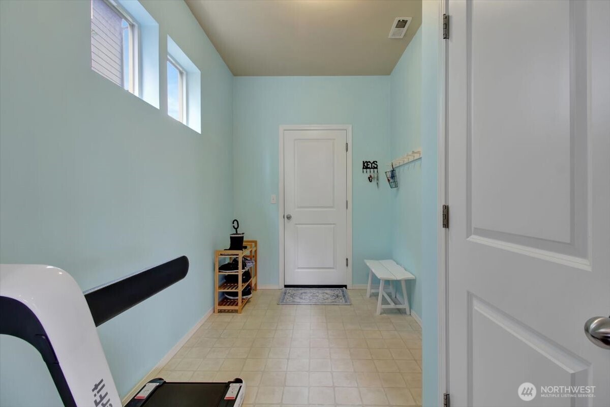 5488 Buckhorn Way Mount Vernon, WA 98273 - Photo 16 of 40 a view of a hallway with seating area
