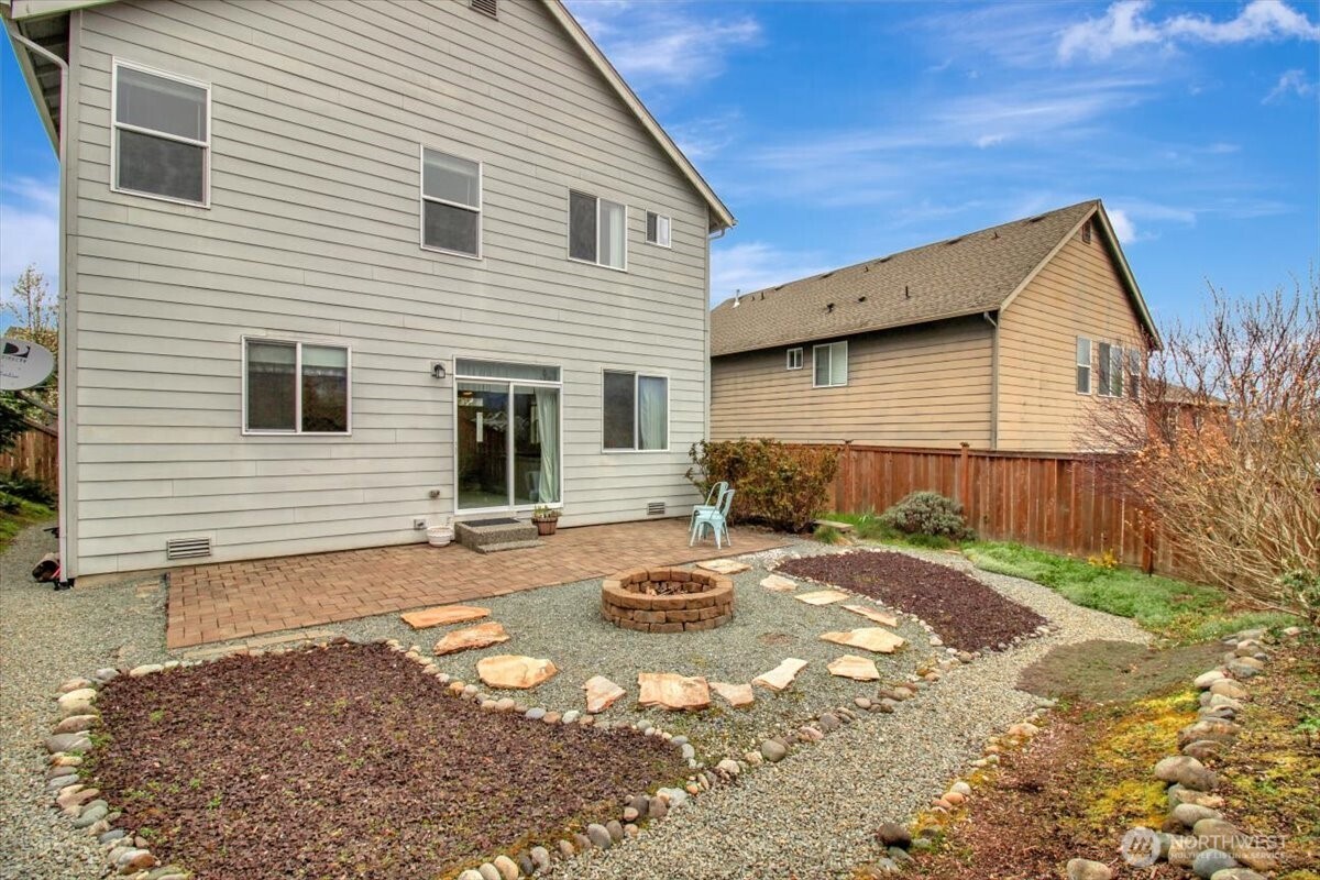 5488 Buckhorn Way Mount Vernon, WA 98273 - Photo 36 of 40 a view of a house with backyard and sitting area