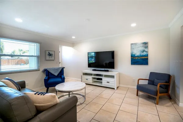 $2,750 | 569 Bamboo Drive South, St. Petersburg, FL 33707