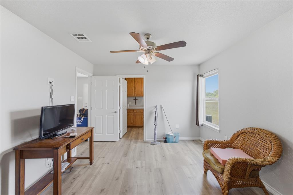 202 County Road 4511 Decatur, TX 76234 - Photo 23 of 36