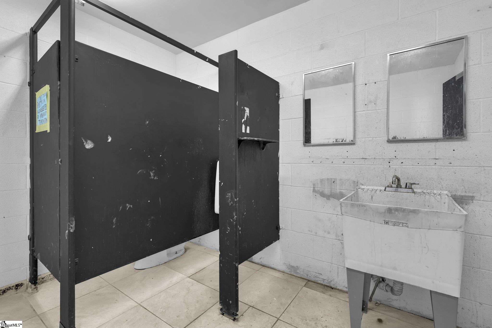 904 North Main Street Anderson, SC 29621 - Photo 19 of 36