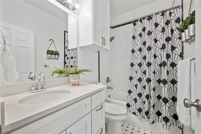 $2,199 | 6501 Columbia Oaks Court, Unit D8, Austin, TX 78759