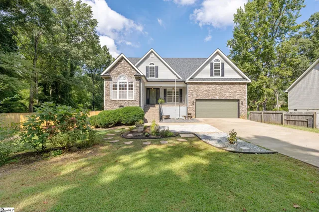 $349,999 | 216 Barrett Drive, Mauldin, SC 29662