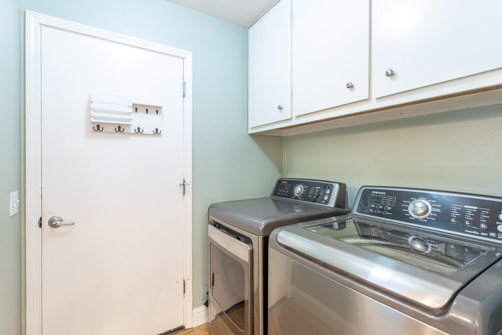 6766 Drake Drive Anderson, CA 96007 - Photo 36 of 44 a utility room with dryer and washer