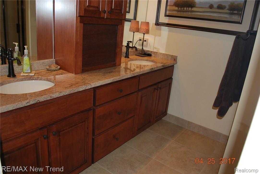 22195 River Ridge Trail Farmington, MI 48335 - Photo 12 of 24 DSC_0026.JPG