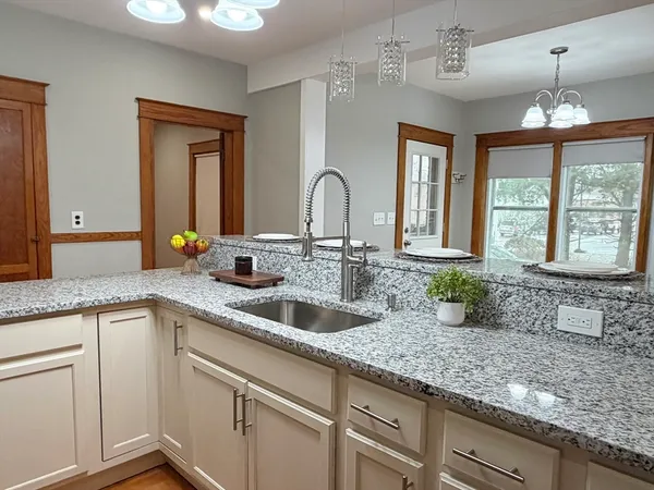 $3,500 | 1295 Water Street, Fitchburg, MA 01420