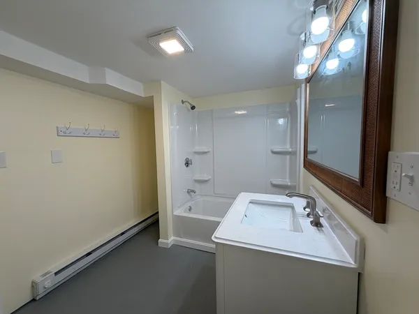 $3,500 | 1295 Water Street, Fitchburg, MA 01420