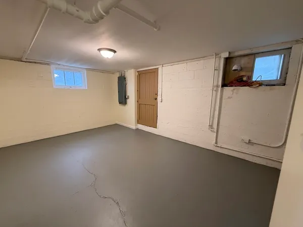 $3,500 | 1295 Water Street, Fitchburg, MA 01420