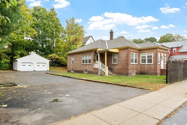 $3,500 | 1295 Water Street, Fitchburg, MA 01420