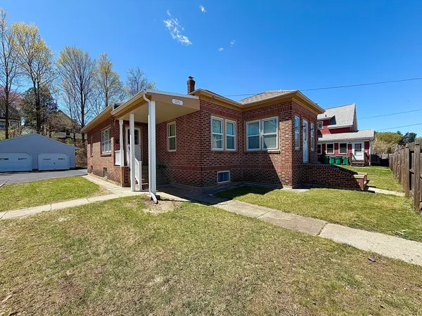 $3,500 | 1295 Water Street, Fitchburg, MA 01420