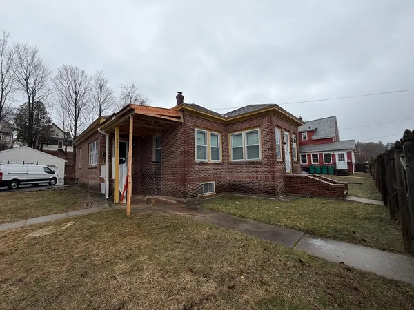 $3,500 | 1295 Water Street, Fitchburg, MA 01420